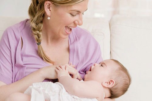 Ребенок отказывается от груди: причины и рекомендации для родителей