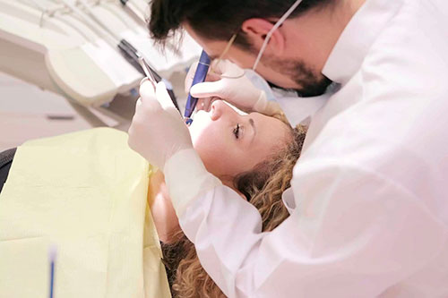 Самые Распространённые Стоматологические Услуги: Обзор и Важность Правильного Ухода за Улыбкой